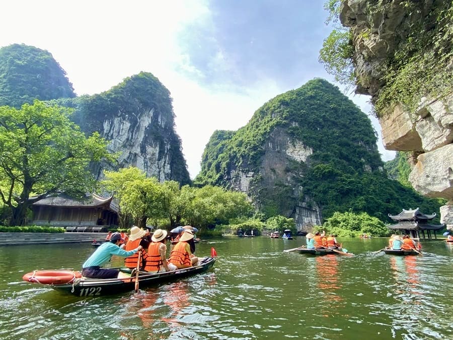 Ninh Binh Excursion (Private transfer) (lunch included)