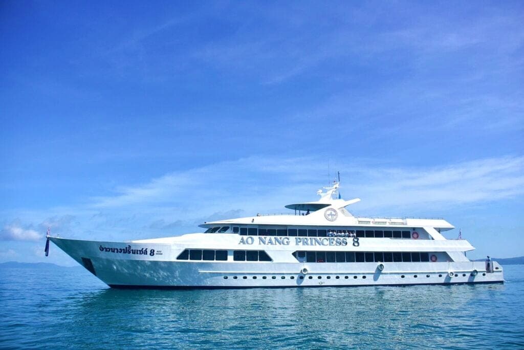 Phi Phi Island Tour with Maya Bay by a Speedboat with Lunch