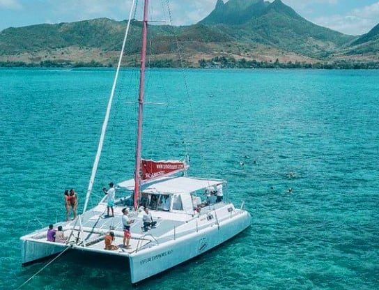 Catamaran Cruise & Island Experience