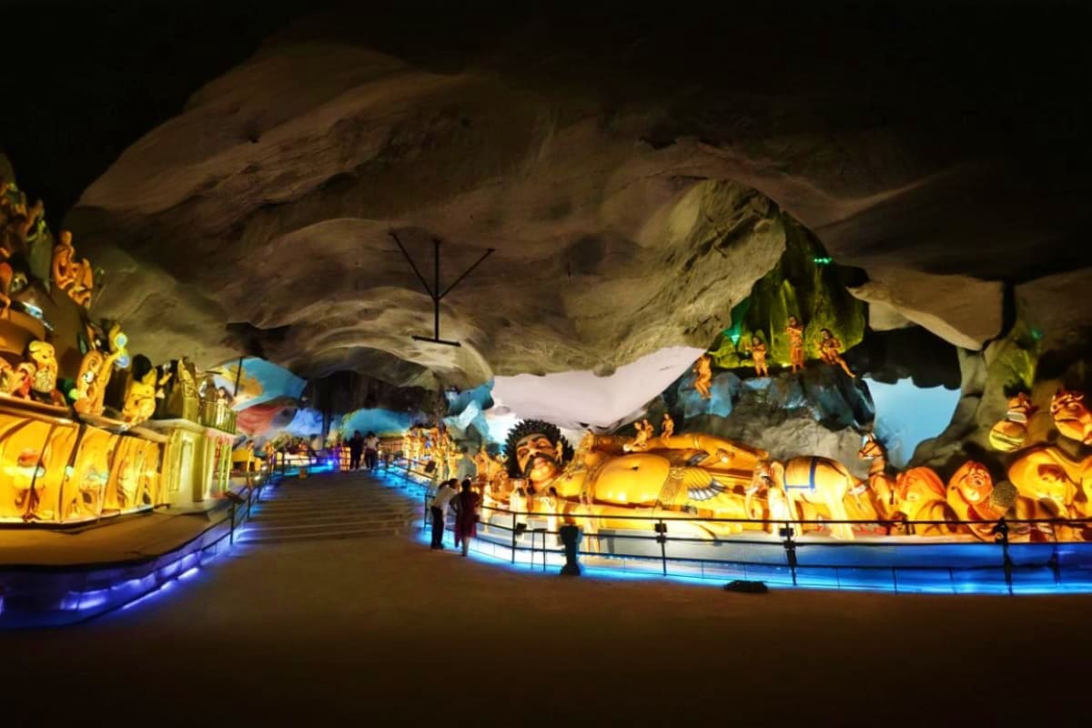 Batu Caves Cultural Tour with Ramayana Caves Visit