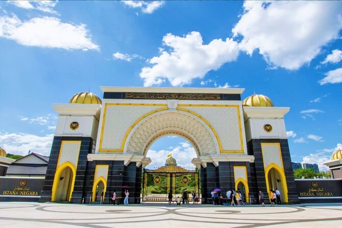 Grand Kuala Lumpur with Putrajaya and Batu Caves Private Tour Grand Kuala Lumpur, Putrajaya & Batu Caves Private Tour