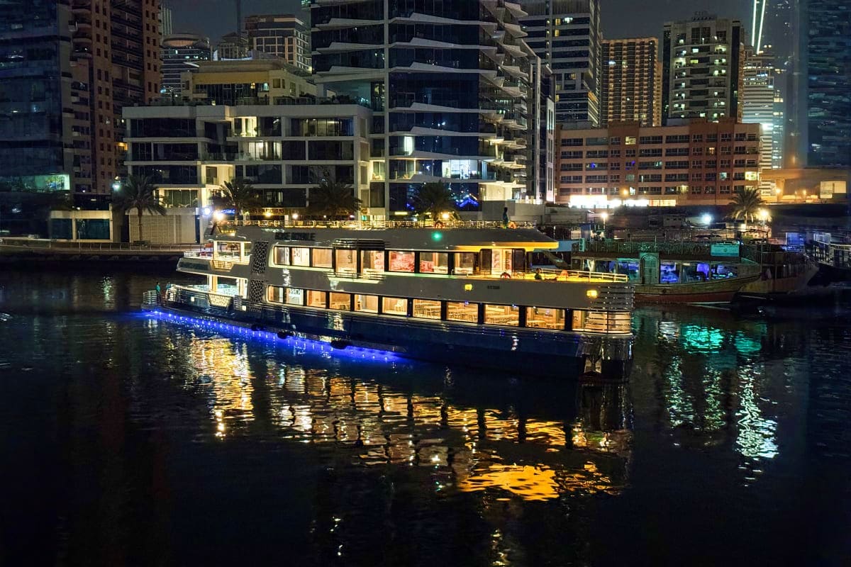 Rose-Yacht-Dinner-Cruise