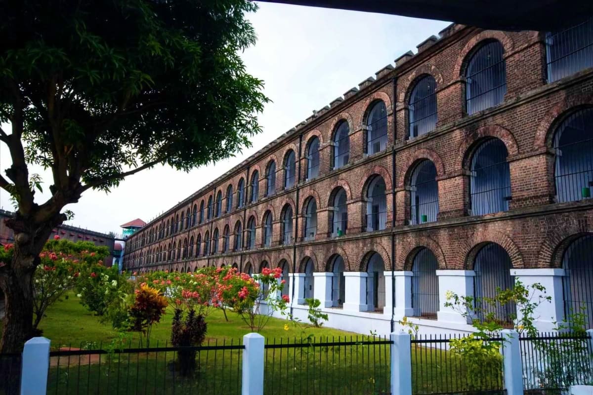 Grand Island Escape White Sands and Sunset Points Cellular Jail