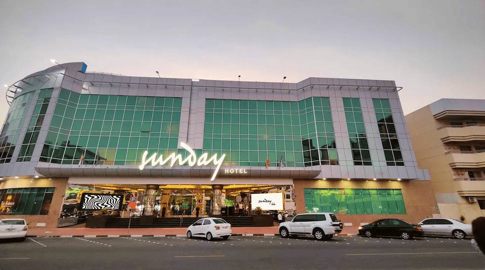 Sunday Hotel Holiday international Dubai or similar