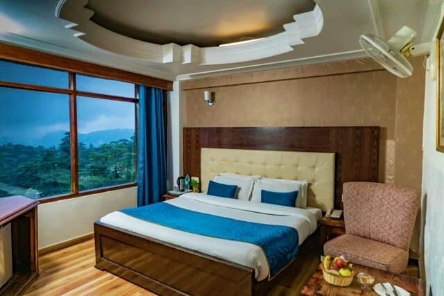 Ashiana Clark Inn Shimla or Similar