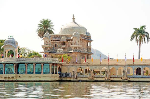 Moti Magri, City Palace, Jag Mandir (Boat Ride), Traditional Music & Dance Show, Shopping Moti Magri, City Palace, Jag Mandir (Boat Ride), Traditional Music & Dance Show, Shopping