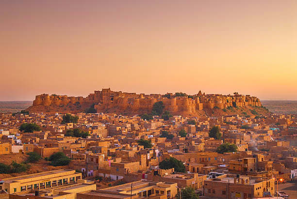 Golden Fort, Jain Mandir, Patwon ki Haveli, Sam Sand Dunes, Camel Ride, Folk Dance Golden Fort, Jain Mandir, Patwon ki Haveli, Sam Sand Dunes, Camel Ride, Folk Dance