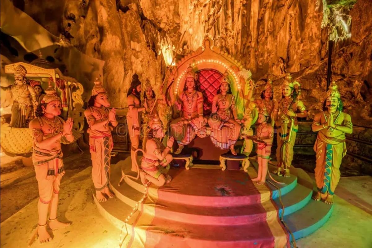 Private Kanching Waterfalls and Batu Caves Tour with Ramayana Cave Private Kanching Waterfalls and Batu Caves Tour with Ramayana Cave