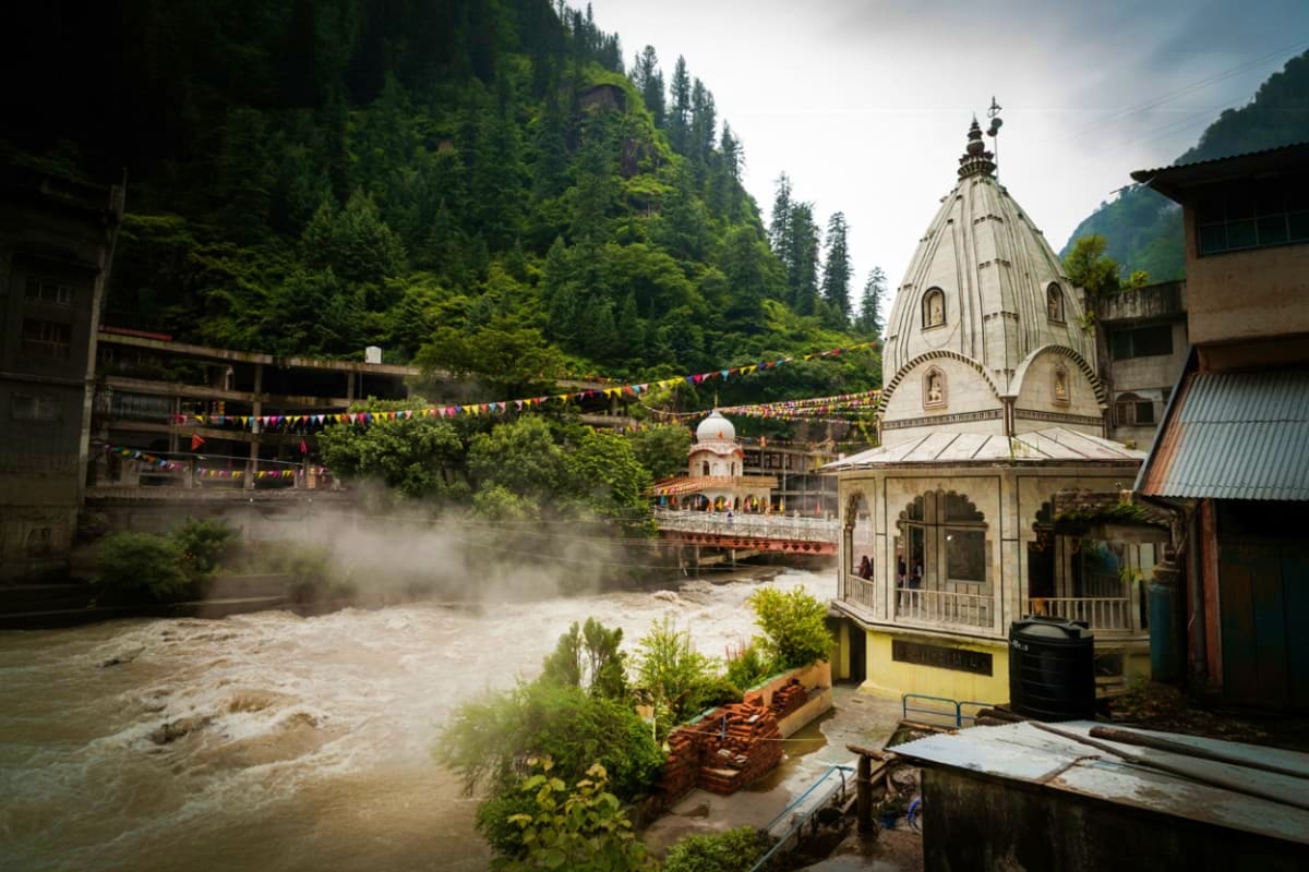 Snow Valleys And Hot Springs Tour In Manali And Manikaran