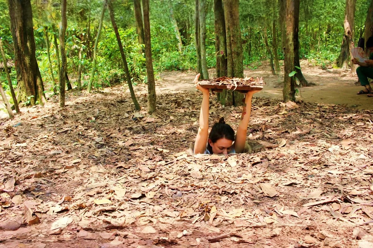 Cu chi tunnels