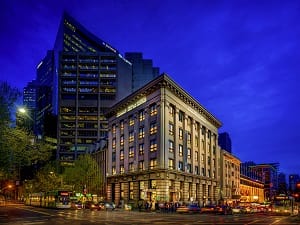 4* Batman's Hill on Collins or Similar