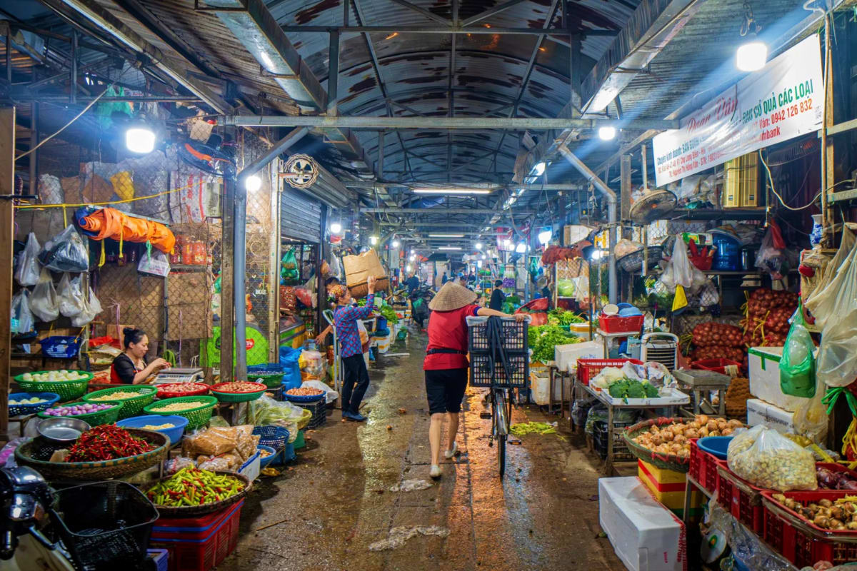 Hanoi Market Tour and Vietnamese Traditional Dish Cooking Class