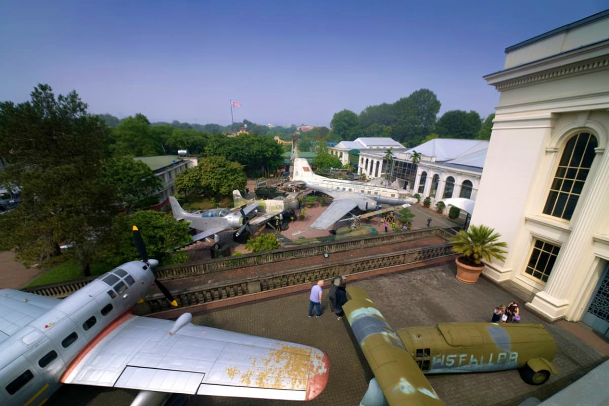Military History Museum and Hoa lu Prison Half day tour