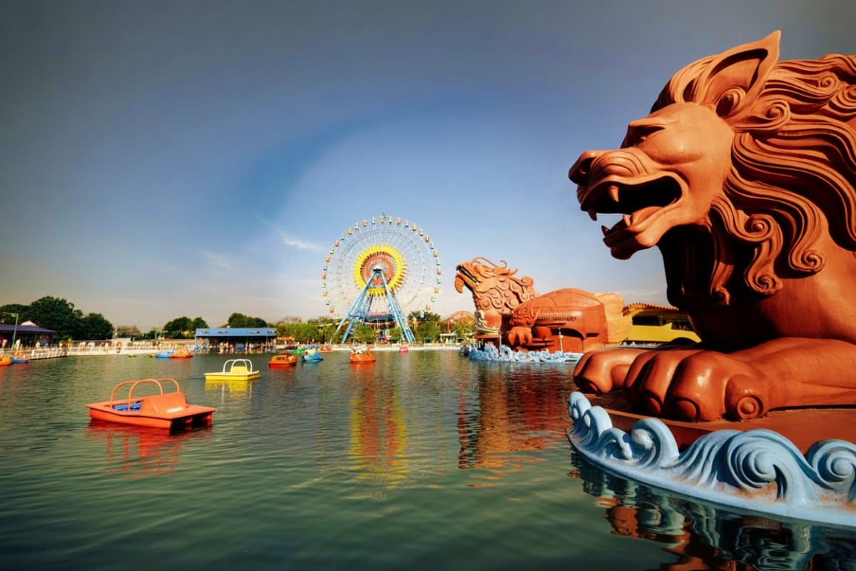 Suoi Tien Theme Park