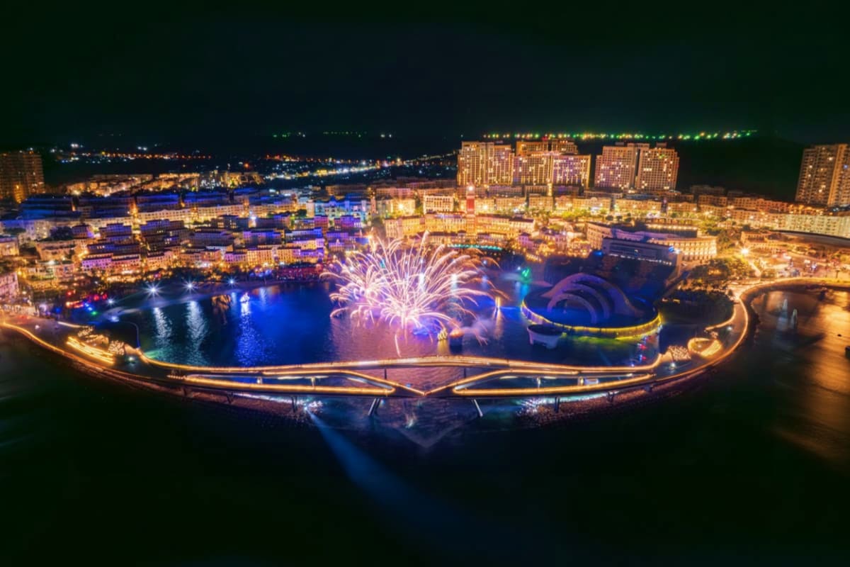 Symphony of the Sea Show