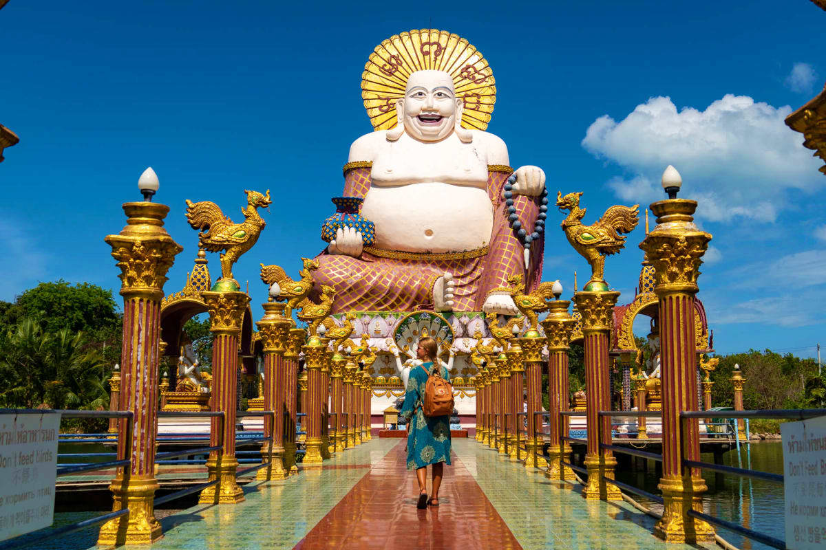 Wat Plai Laem