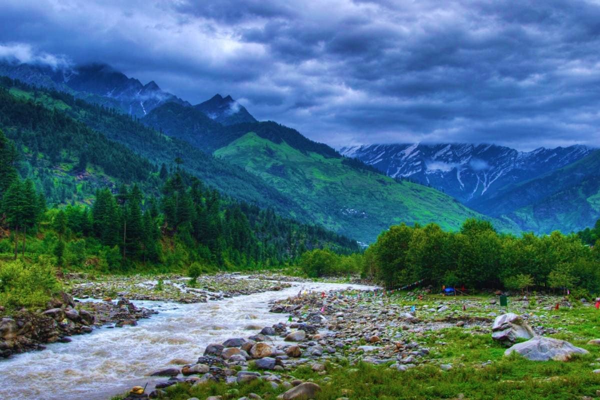 Arrival in Chandigarh and Transfer to Manali Arrival in Chandigarh and Transfer to Manali