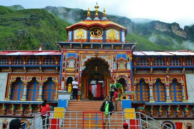 Kedarnath to Badrinath [Flying Duration: 30 - 40 mins]