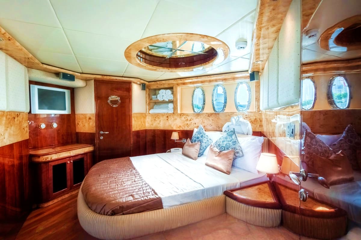61 Ft Silver Creek Yacht Interior