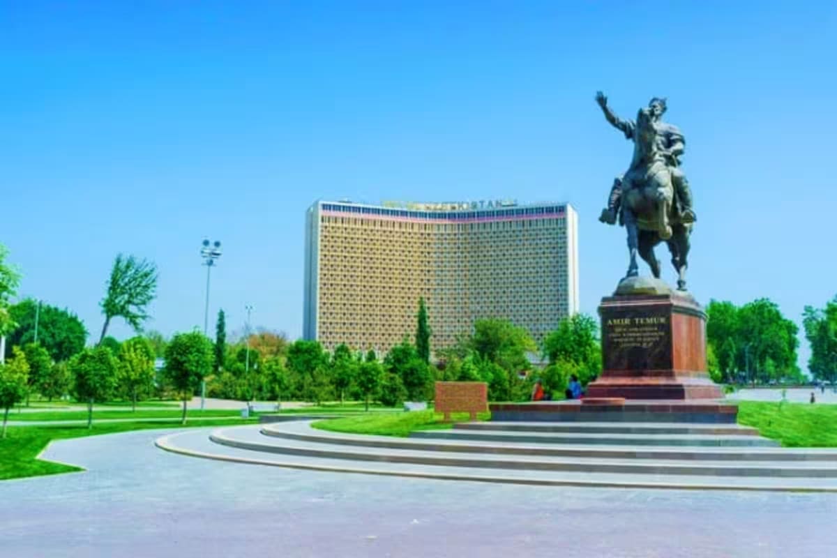 Tashkent City Tour Amir Timur Square