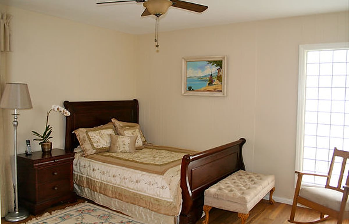 Astoria Retirement At Dover Shores