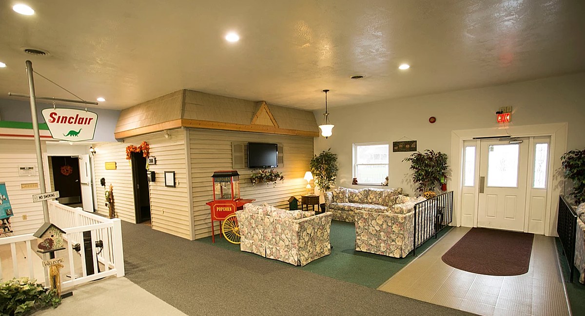 Hill Manor Elderly Care