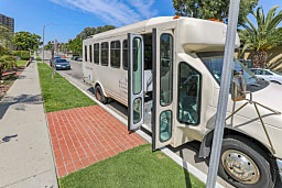 Sea Cliff Assisted Living thumbnail 13