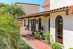 Sea Cliff Assisted Living thumbnail 4