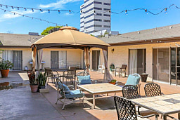 Sea Cliff Assisted Living thumbnail 7