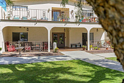 Sea Cliff Assisted Living thumbnail 10