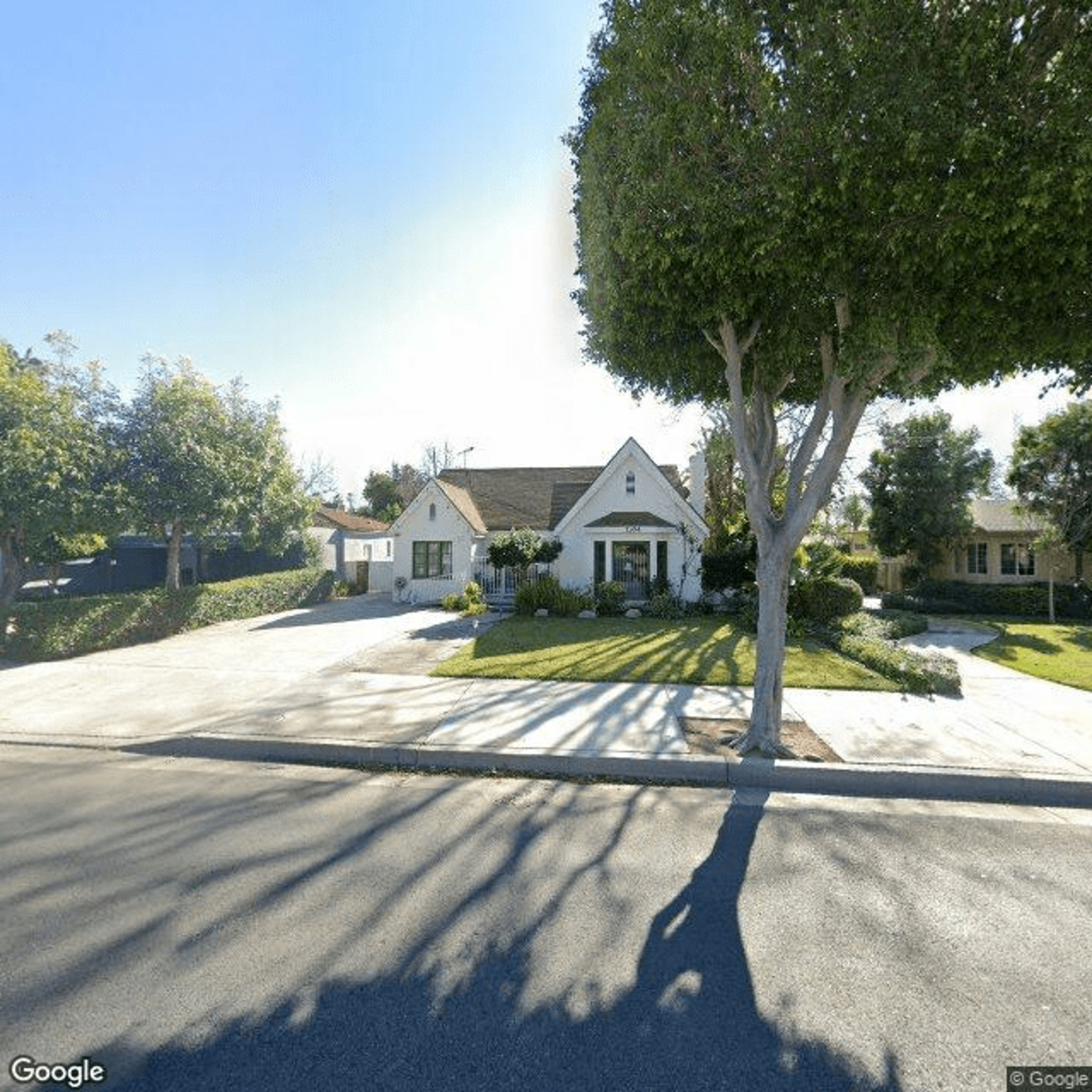 Sunny Crest Guest Home 1