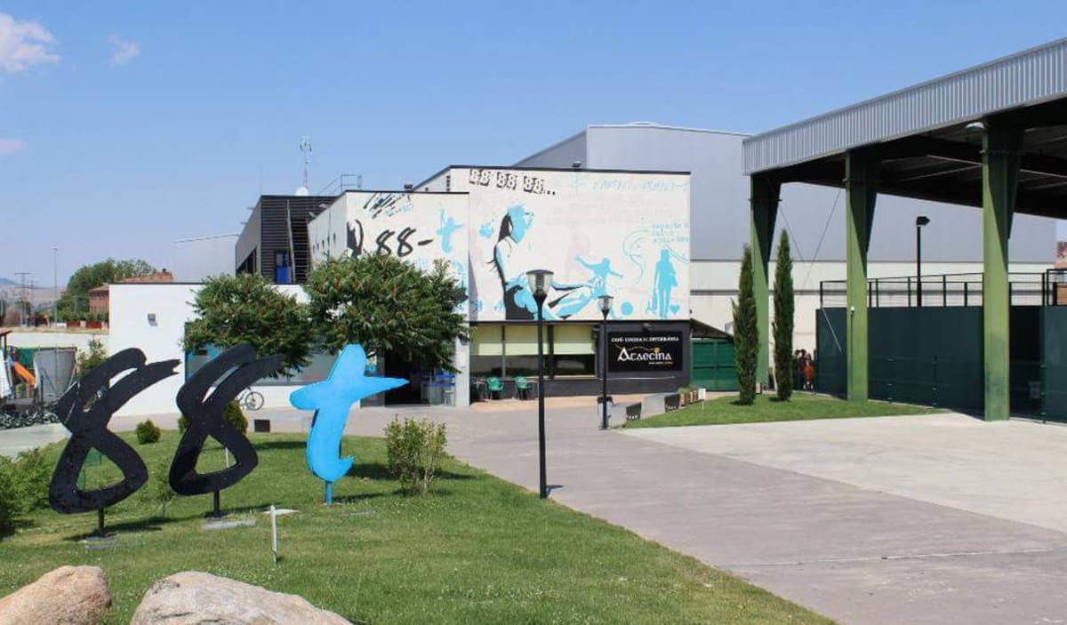 88 Sports Leisure Center Towers - Fútbol in Ávila