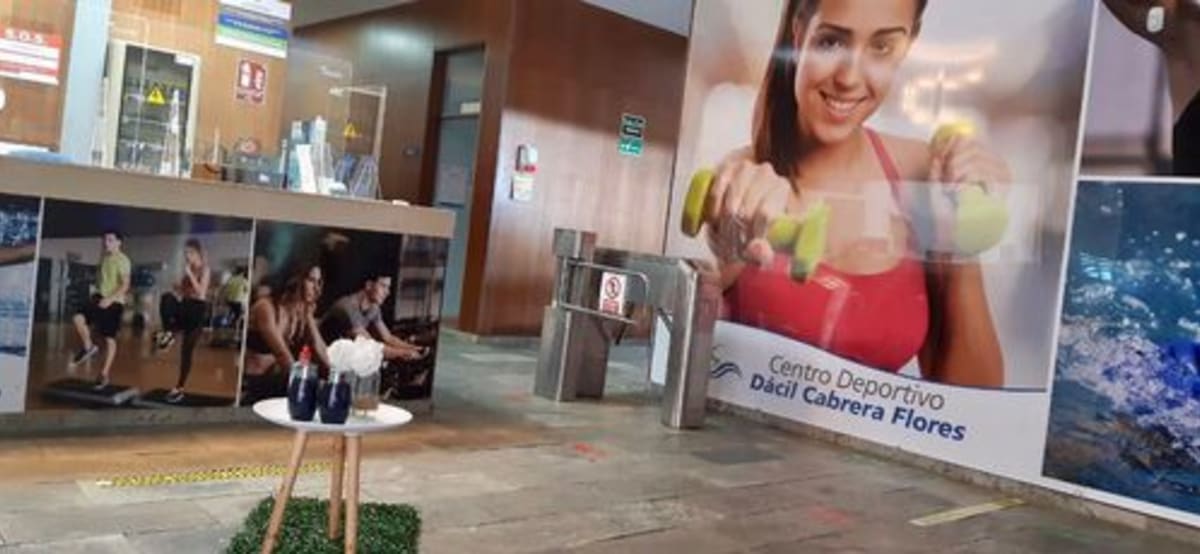 Municipal pool Añaza "Dácil Cabrera Flores" - Natacion a Santa Cruz de Tenerife