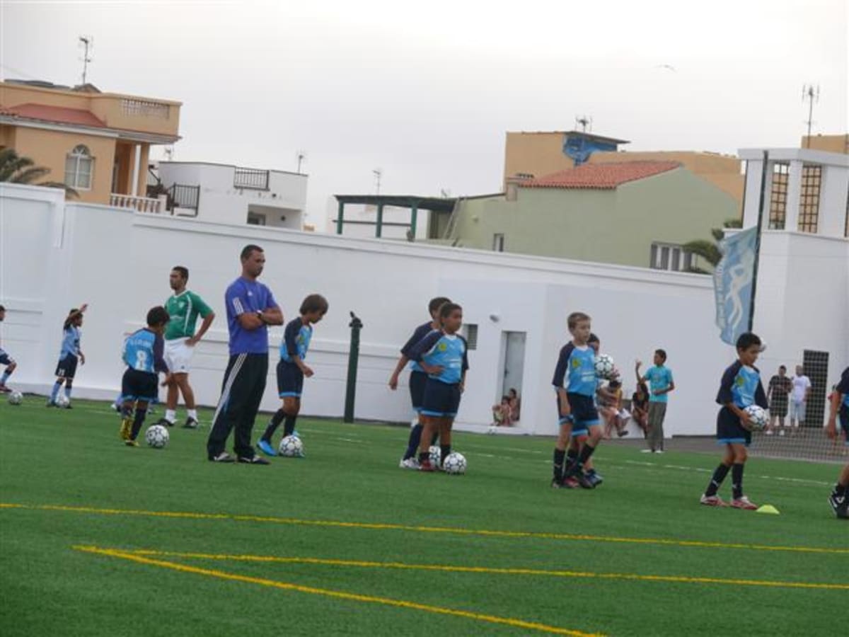 Campo de Fútbol El Cotillo - Fútbol a El Cotillo