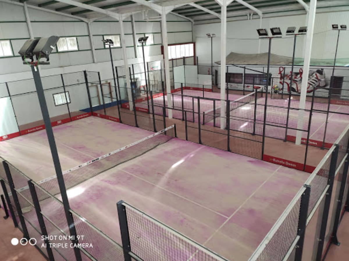 PISTAS MUNICIPALES DE PADEL. AYTO. NAVA DE LA ASUNCIÓN - Padel en Nava de la Asunción