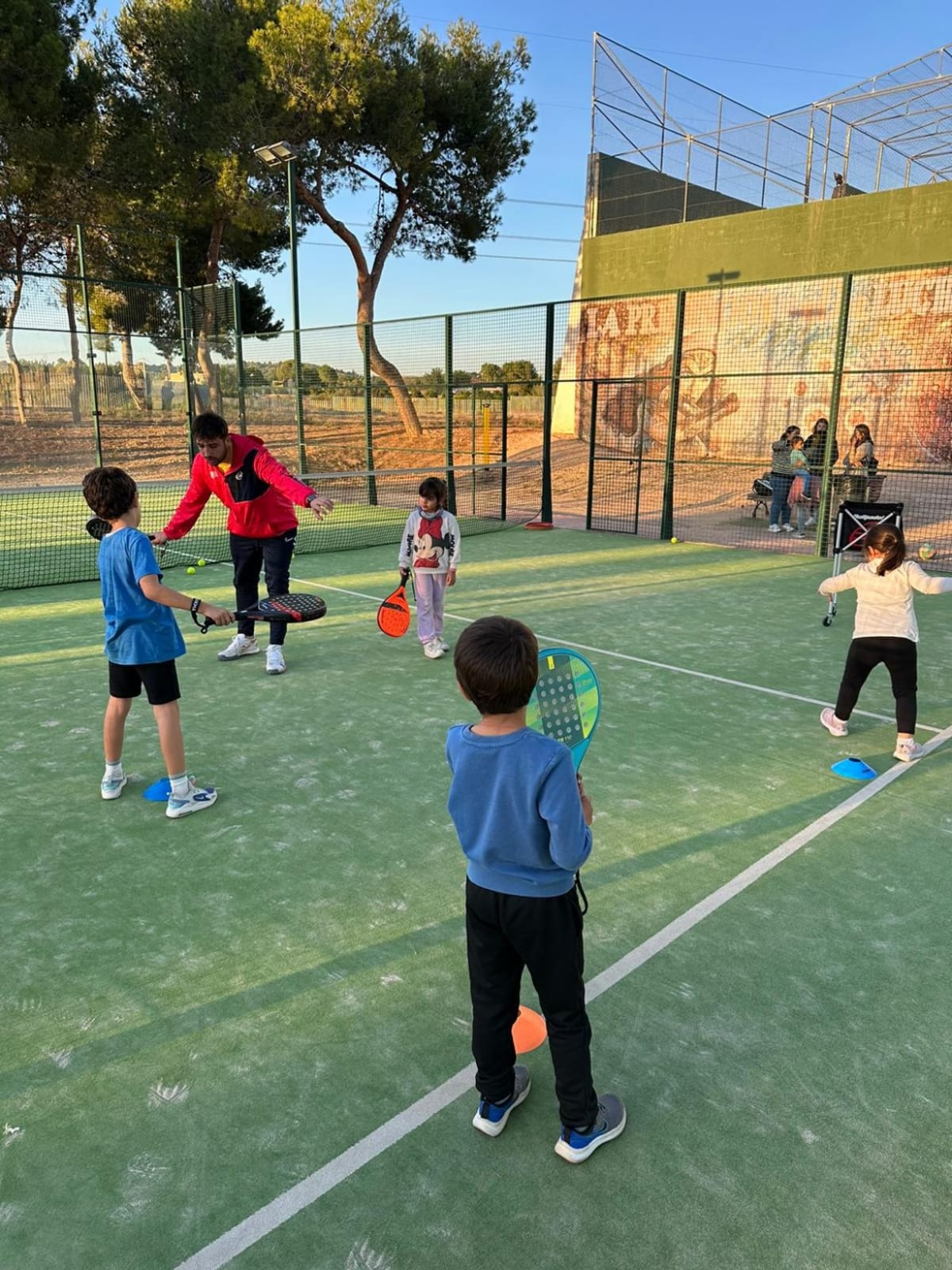 Club de pádel Play to improve Torrent - Padel a Torrent