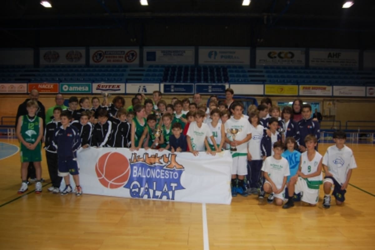 Pabellón Plácido Fernández Viagas - Baloncesto a Alcalá de Guadaíra