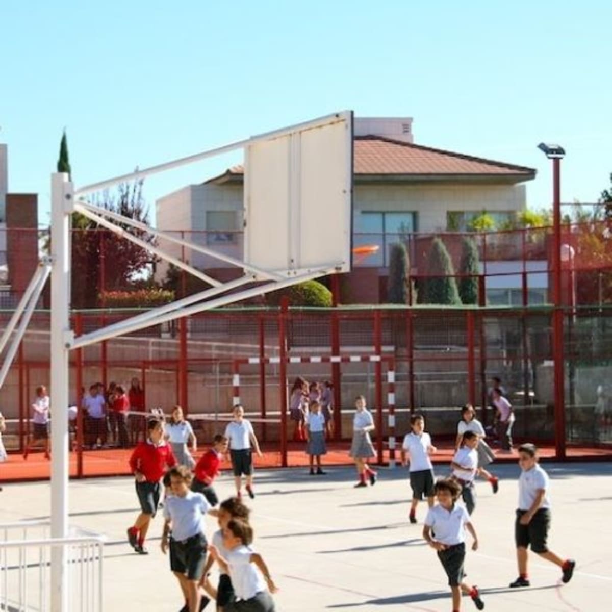 Polideportivo Almedina - Fútbol in Almedina