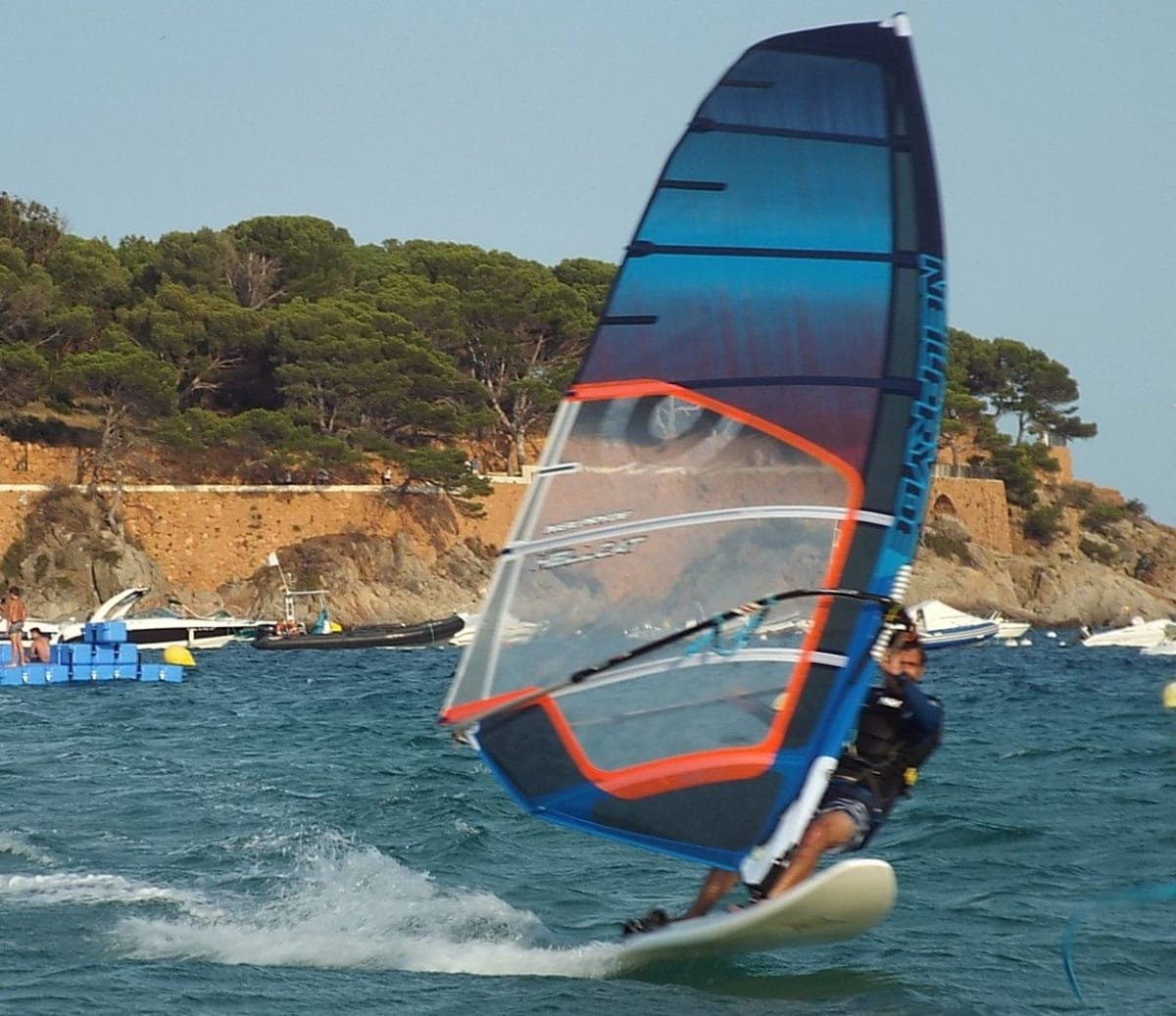 Escola de vela i caiac Sant Pol - Costa Brava - Kitesurf in S´Agaro - Sant Feliu de Guíxols