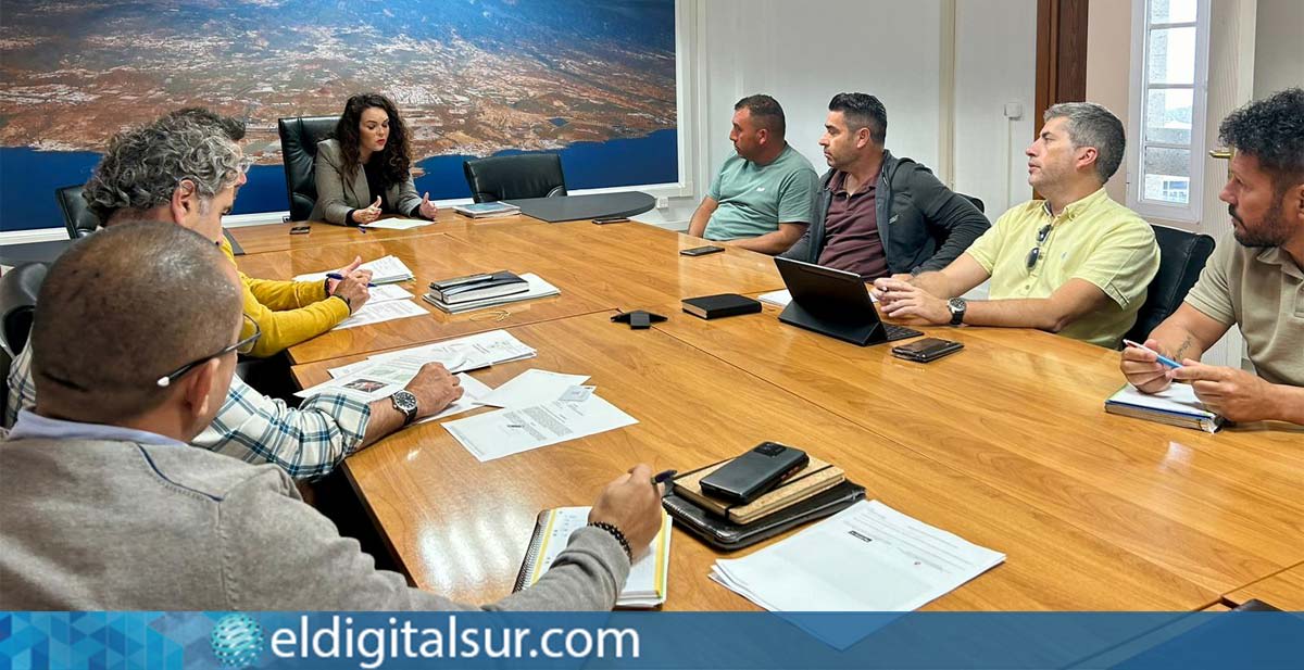 Charco Del Pino Campo De Fútbol - Fútbol in Los Llanos