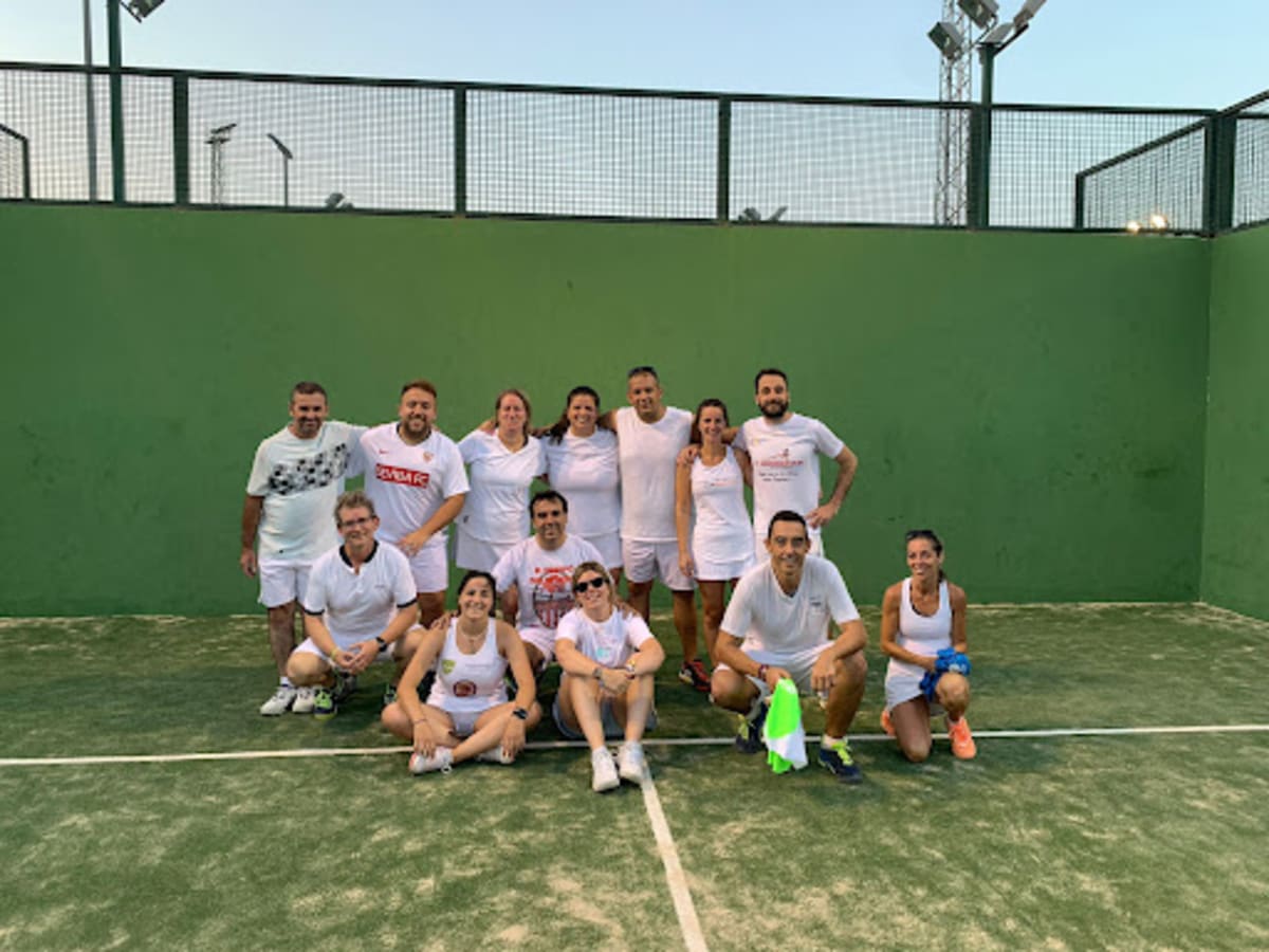 Club-Escuela de padel Lucus Solis de Sanlucar la Mayor - Fútbol in Sanlúcar la Mayor