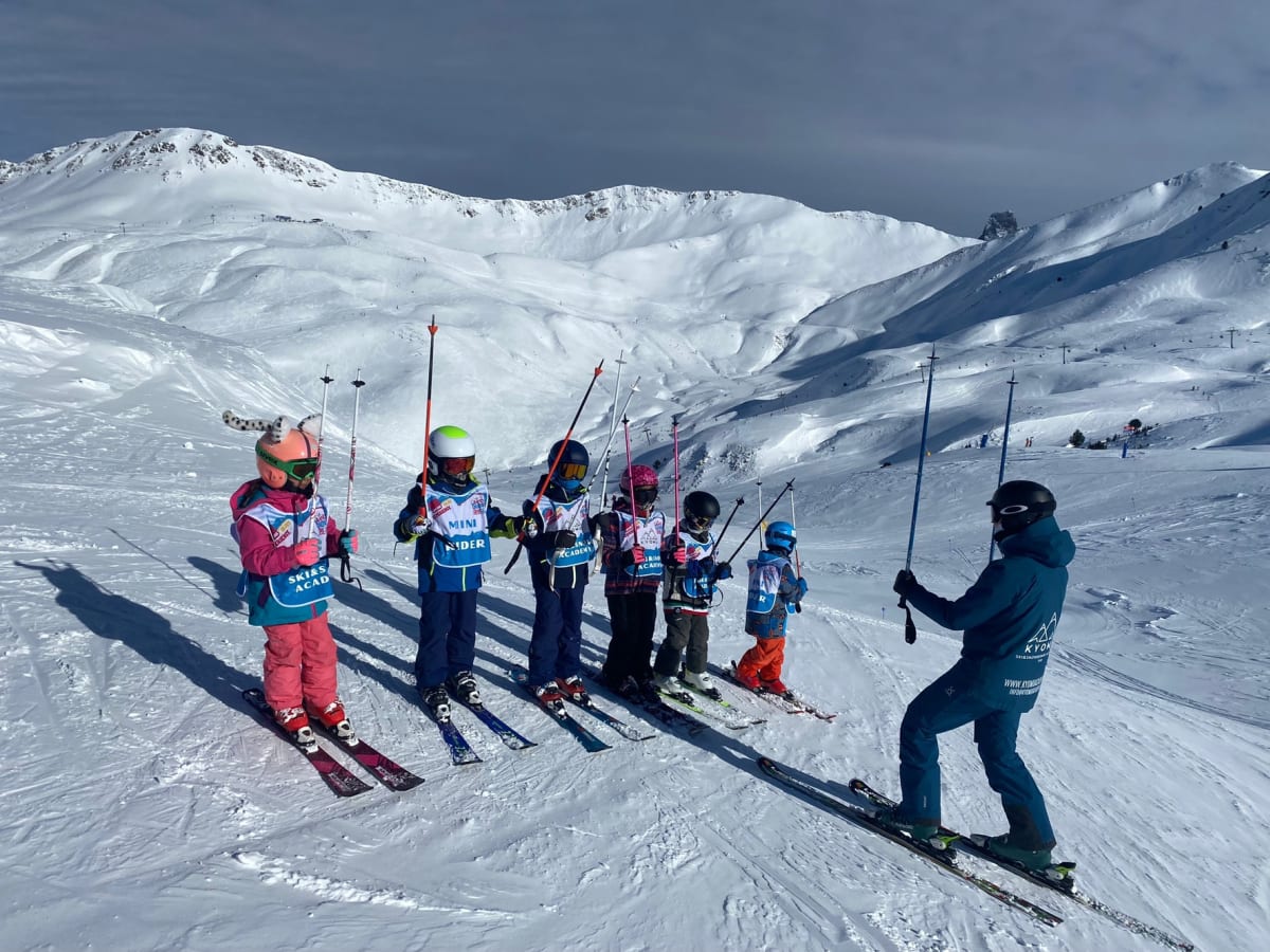 Kyomu Ski Snowboard Academy - Ski a Astún