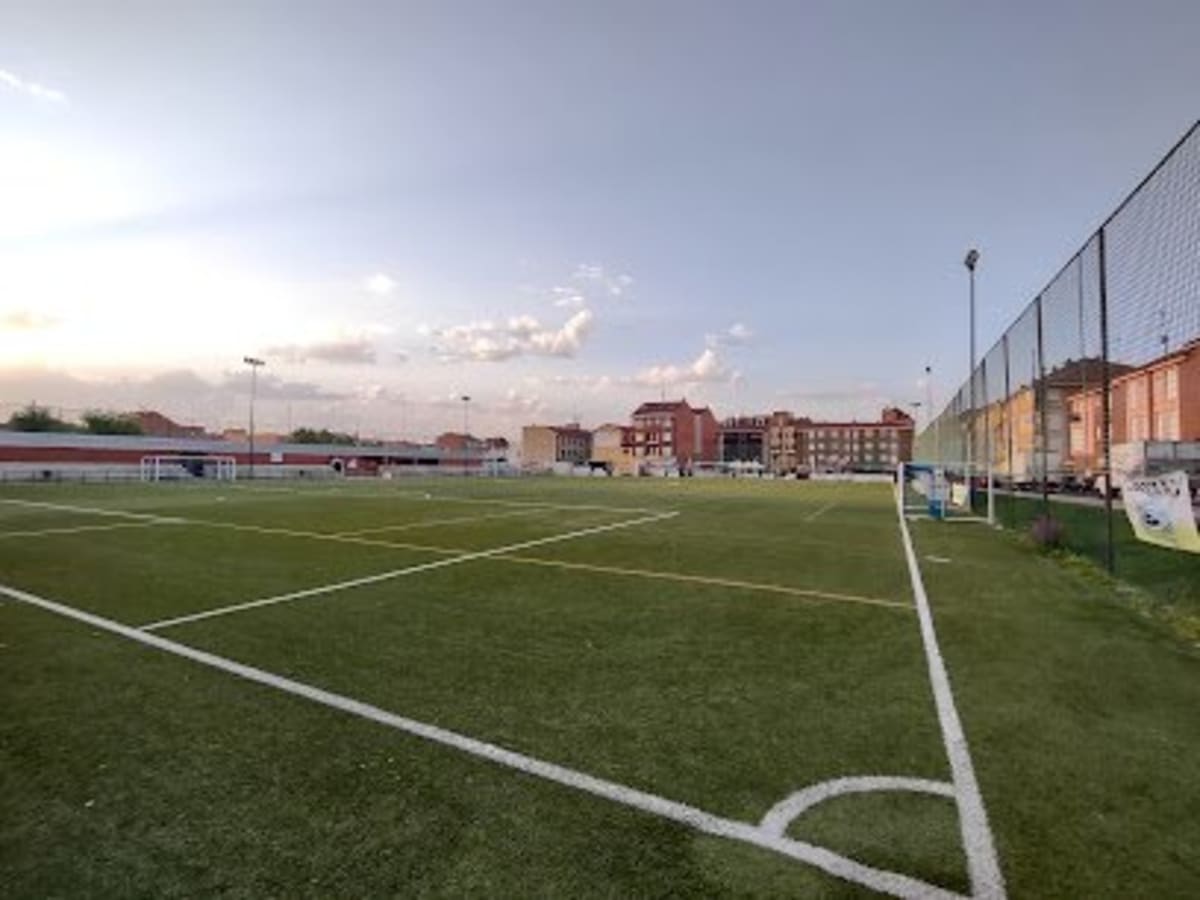 Campo de Fútbol Rafa Tejerina - Fútbol a Trobajo del Camino