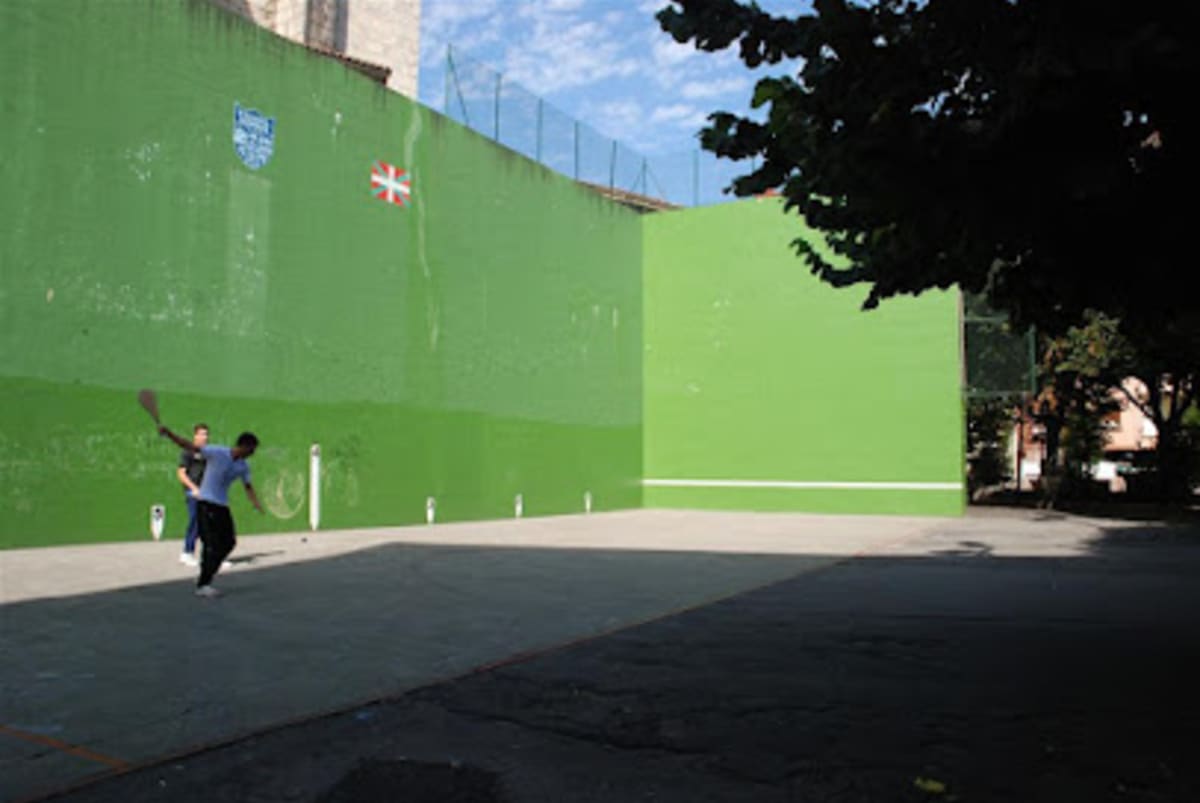 Herrera udal futbol zelaia - Fútbol in Donostia / San Sebastián