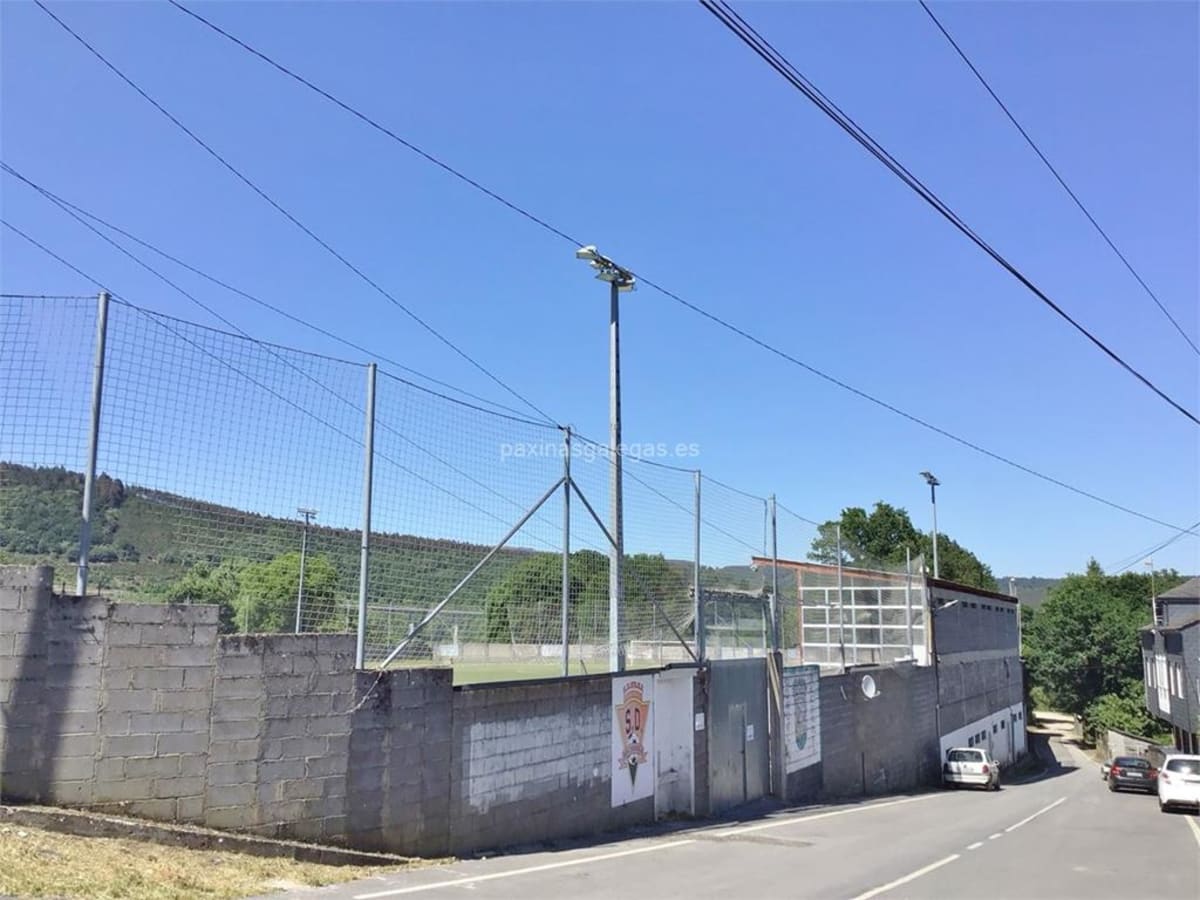 Campo de fútbol Municipal de Becerreá - Fútbol in Becerreá