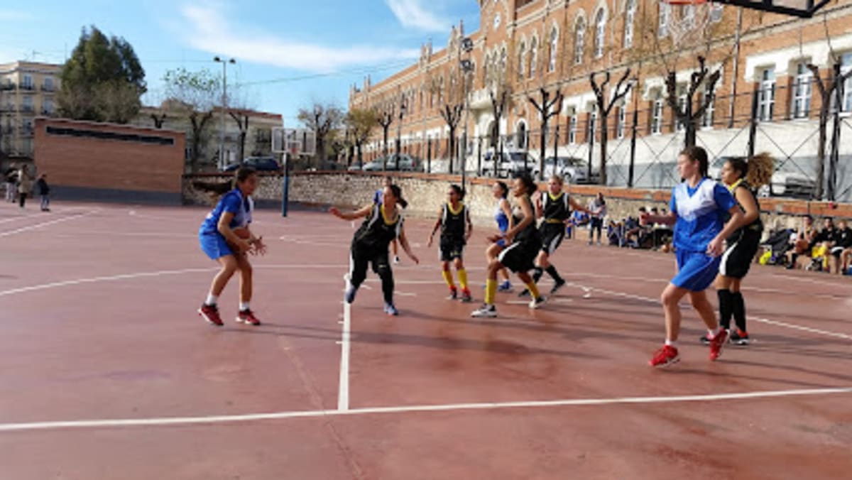 Club Deportivo Caldeiro - Fútbol in Madrid