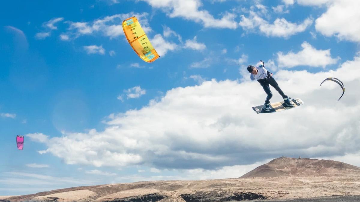 KiteSurf Gran Canaria - Kitesurf a San Bartolomé de Tirajana