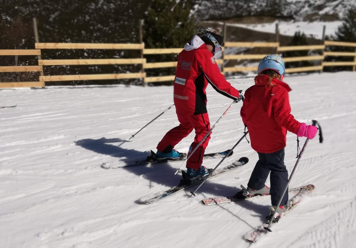 Escuela de Esquí y Snowboard de Valdezcaray - Ski en Ezcaray