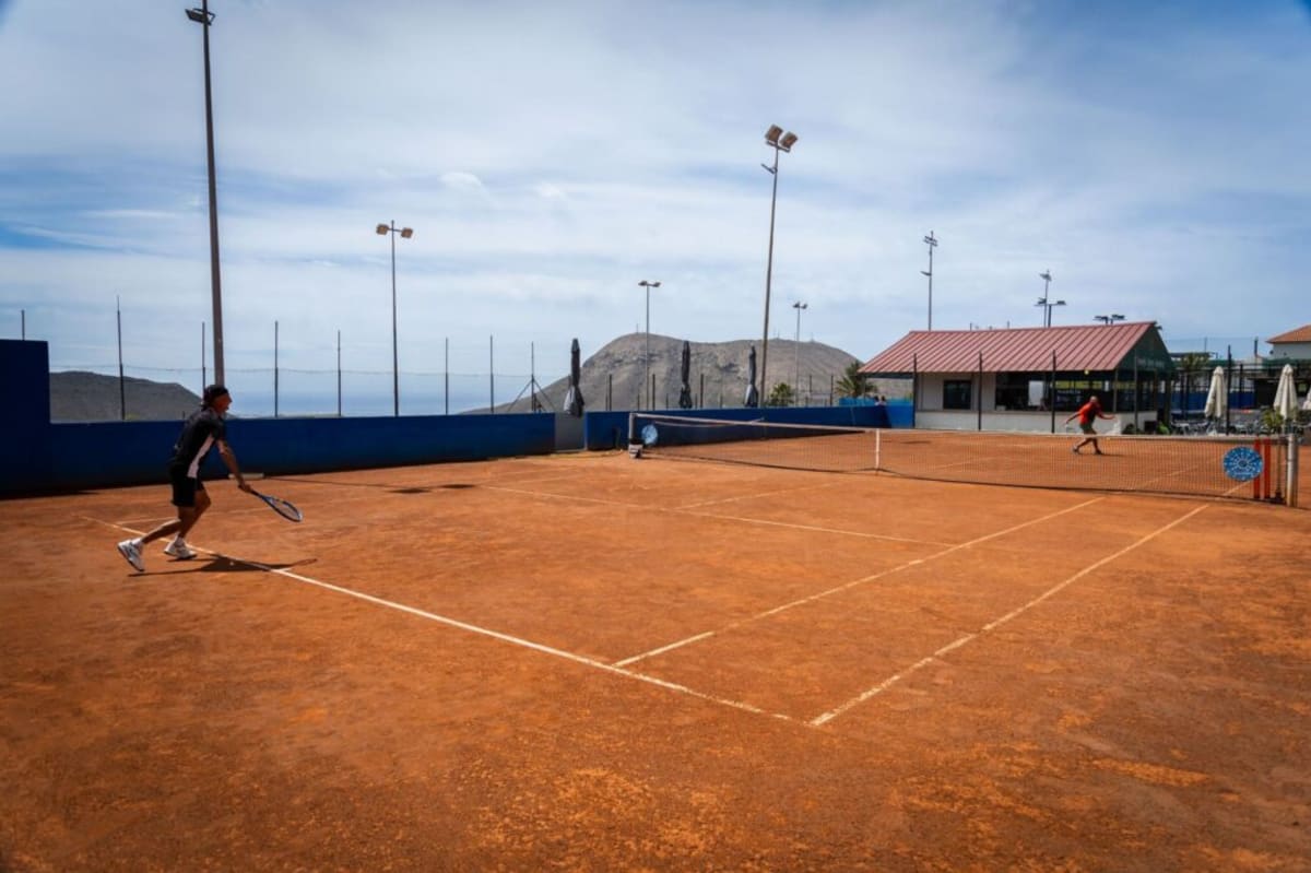 Tennisschule Tenerife Top Training - Tenis in La Caleta
