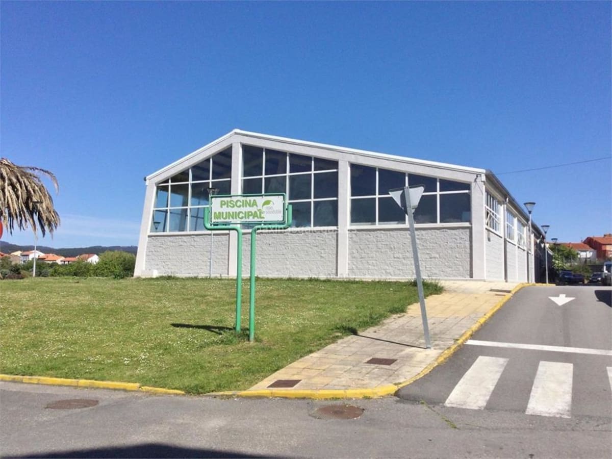 Piscina municipal de Noia - Natacion in Vila de Noia